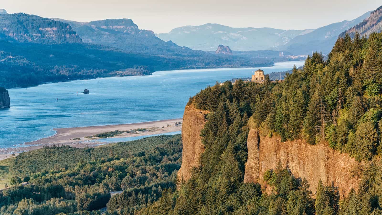Your Perfect Getaway Guide: 19 Best Oregon Vacation Spots 23 Columbia River Gorge National Scenic Area, Oregon