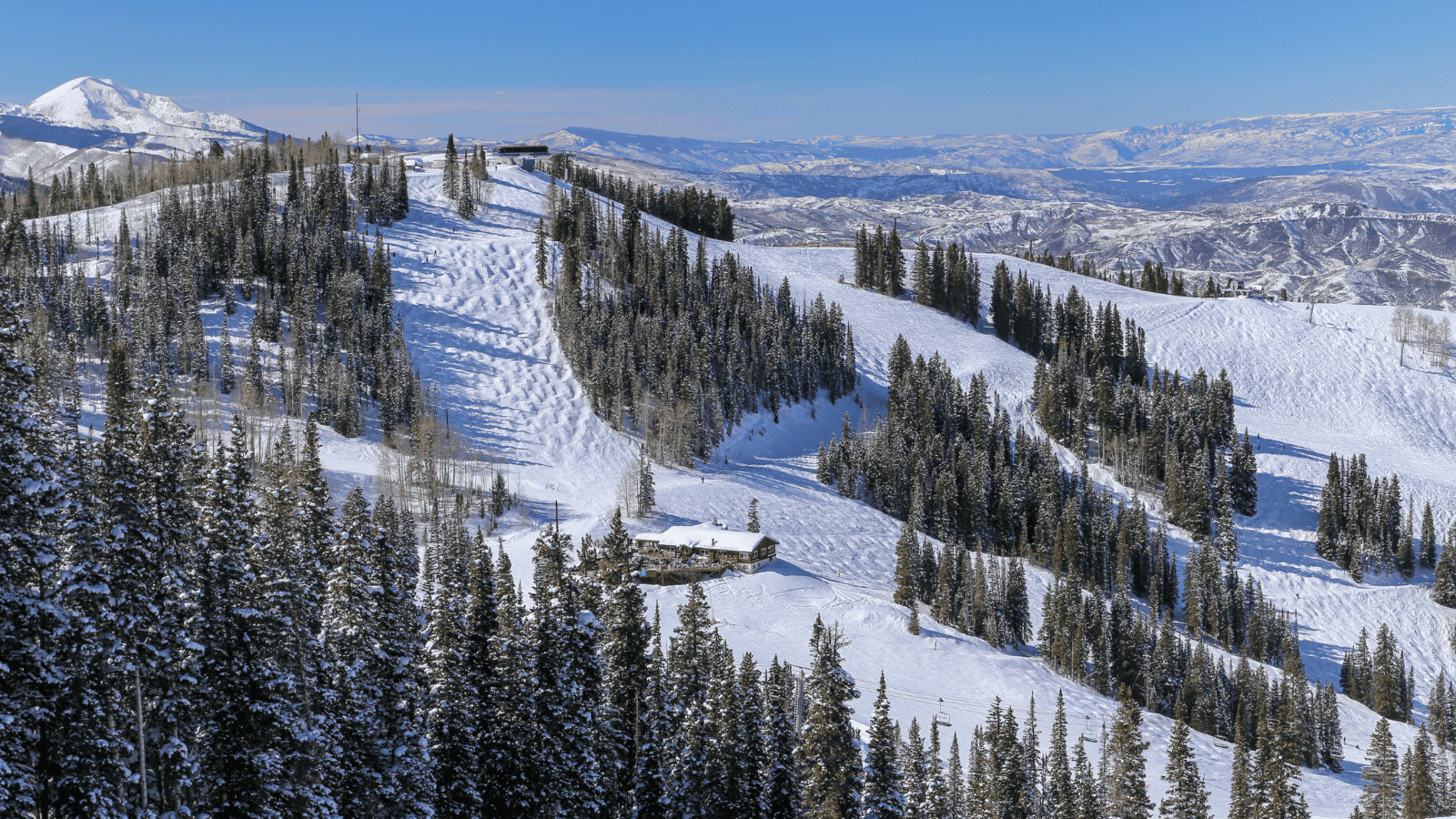 Escape to Extravagance: Top 15 Luxe Destinations Around the Globe 1 Aspen Colorado 1