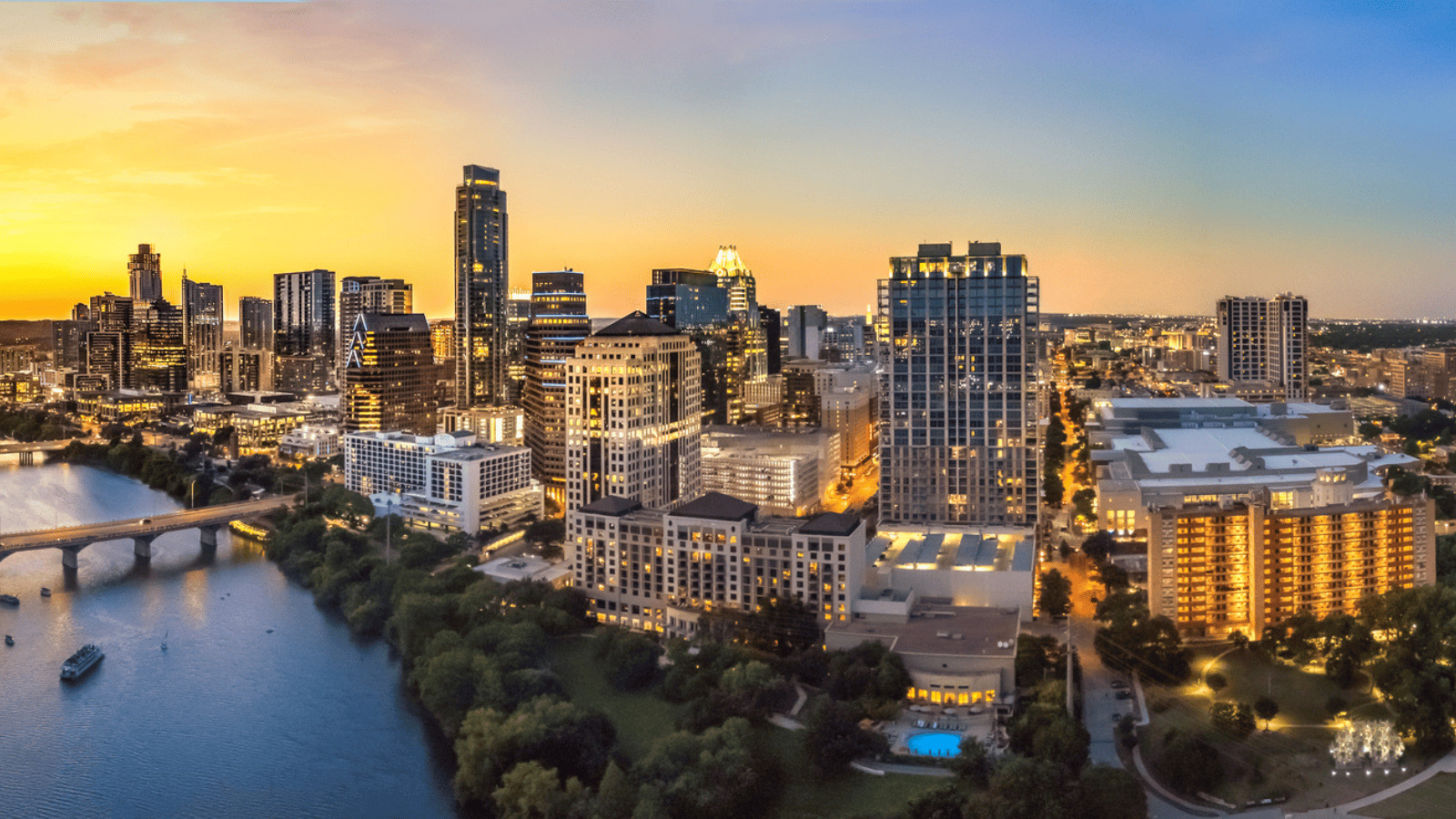 Unleash the Fun: 10 Pawsome Pet-Friendly US Vacation Spots! 4 Austin Texas 3