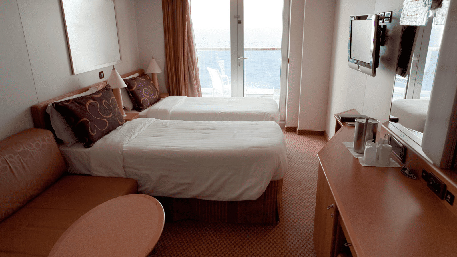 Norovirus Surges: Cruise Ships Battle Alarming Outbreaks 2 Norovirus Cruise