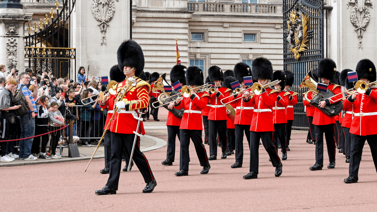 London’s Worst Tourists Traps - Changing of the Guard