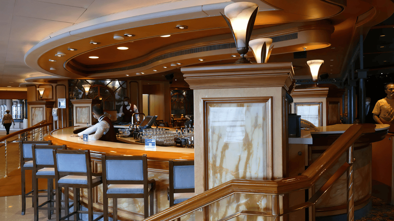 Boomer Cruises: The Best Cruise Lines for over 50s 5 Cruises for over 50s - Oceania Cruise
