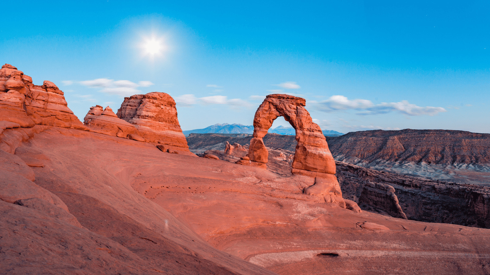 12 Breathtaking Natural Wonders in America 4 Delicate Arch in Arches National Park Utah