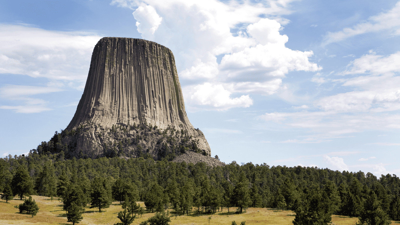 13 Jaw-Dropping National Monuments That Define American Beauty 2 Devils Tower