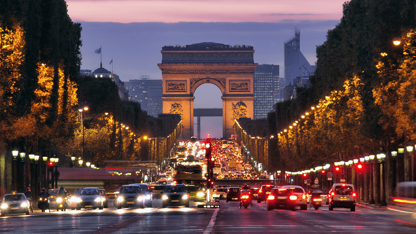 Generosity Globetrotting: How To Tip in 10 Different Countries 5 France 2