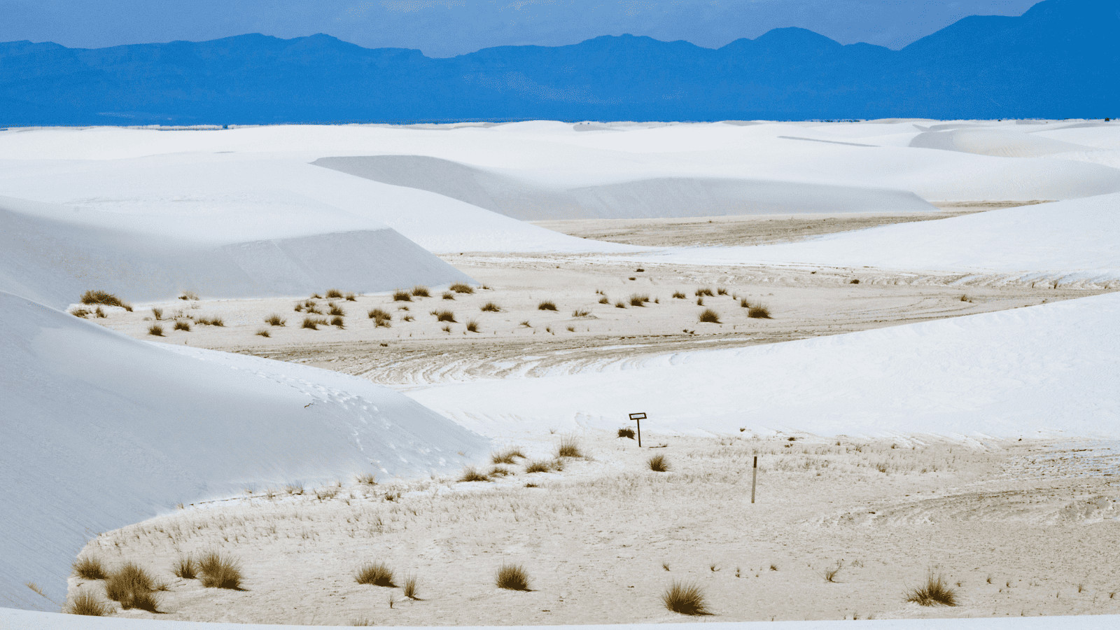 12 Breathtaking Natural Wonders in America 1 Gypsum Dunes at White Sands National Monument