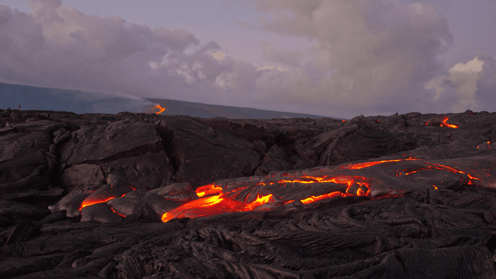 12 Breathtaking Natural Wonders in America 2 Lava at Hawaii Volcanoes National Park