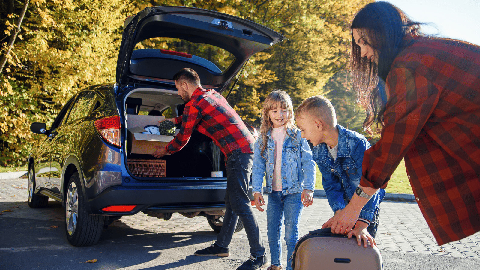 Don’t Make This Deadly Mistake When You Return Home From Vacation 1 Loading Car