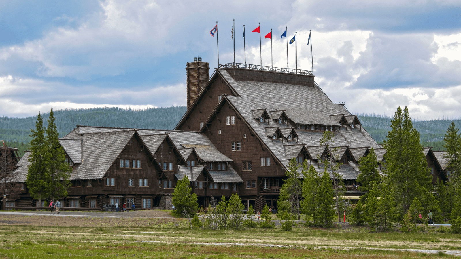 Old Faithful Inn