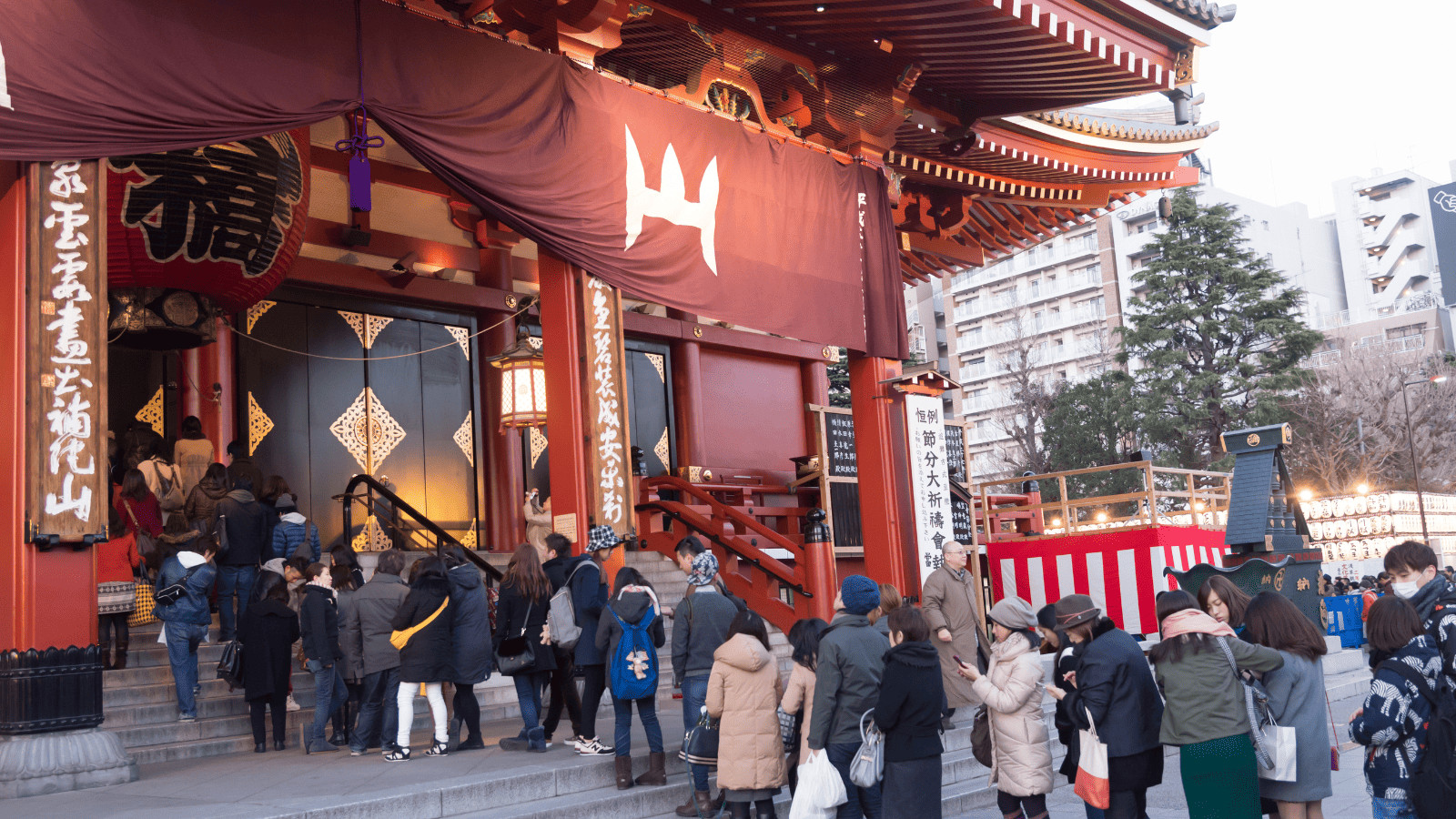 Queue in Japan