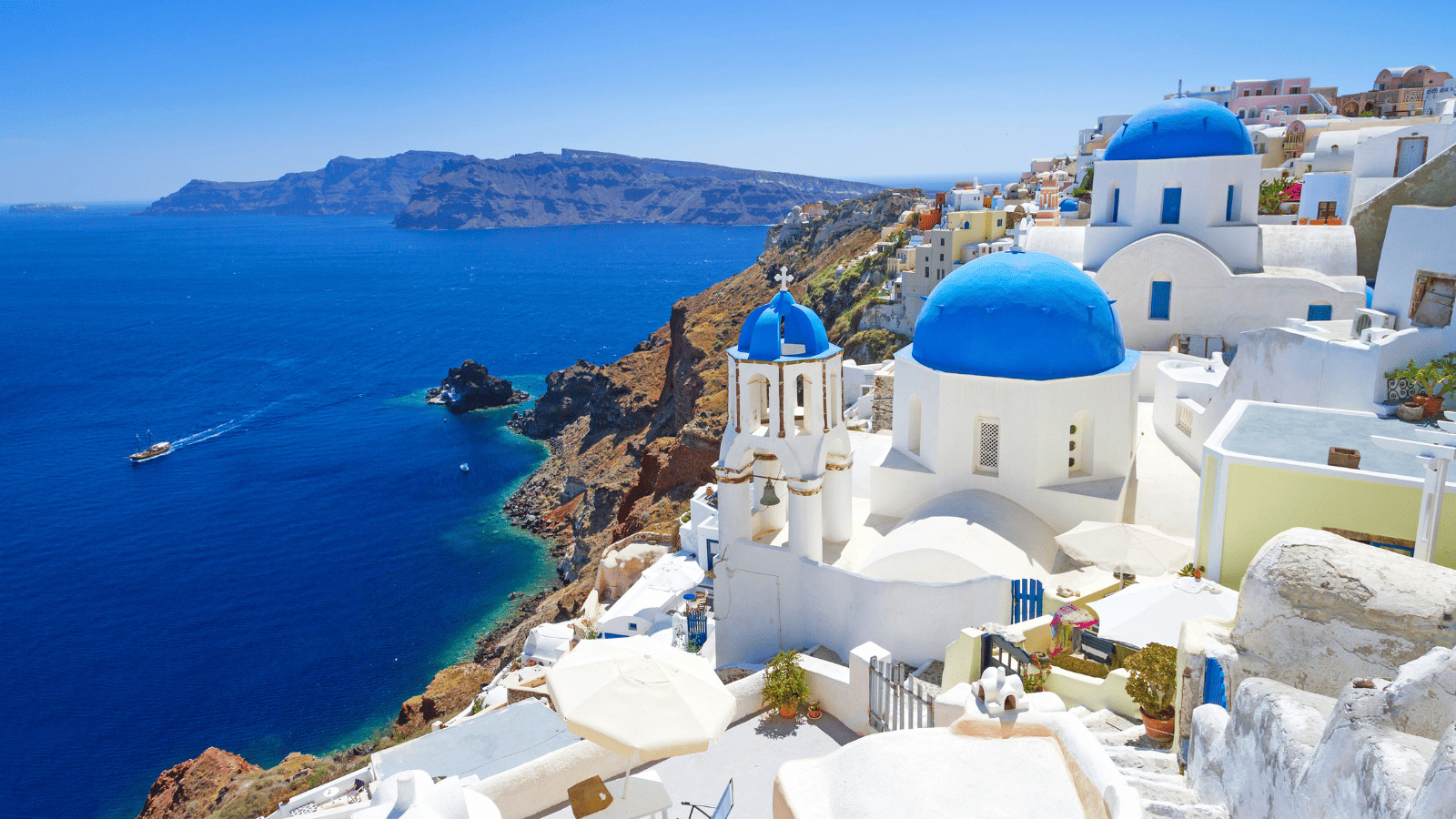 Escape to Extravagance: Top 15 Luxe Destinations Around the Globe 11 Santorini Greece