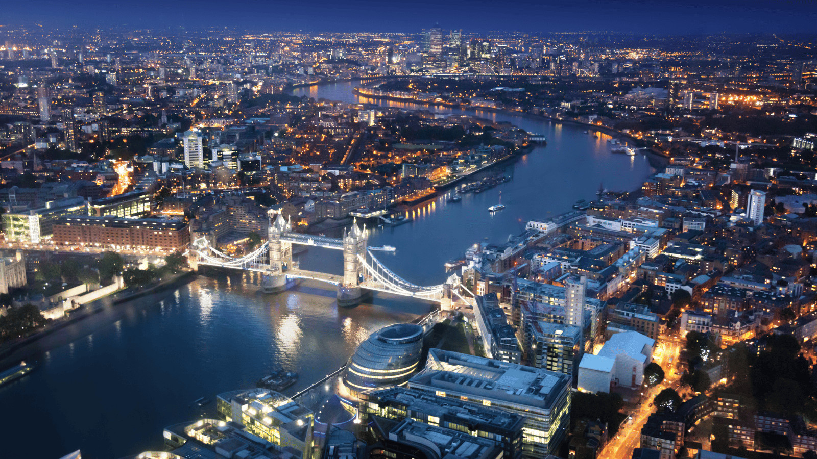 Generosity Globetrotting: How To Tip in 10 Different Countries 4 United Kingdom