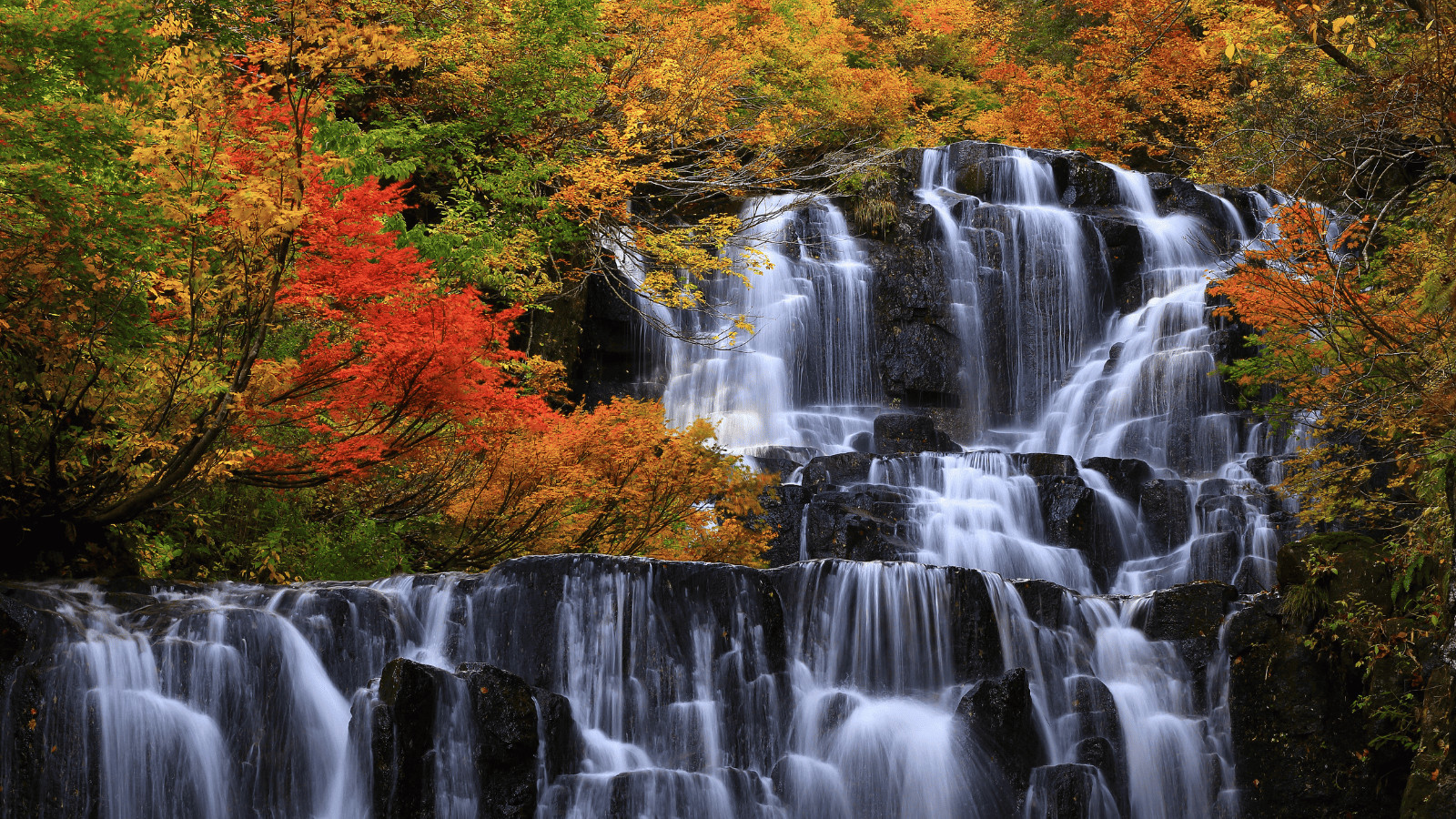 10 Expert Tips for Planning Fall Travel (Yes, Now) 3 Waterfall During Autumn
