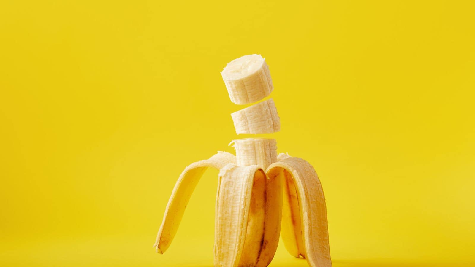 "Total Waste of Money" 11 Travel Gadgets You DON'T Need 4 Banana