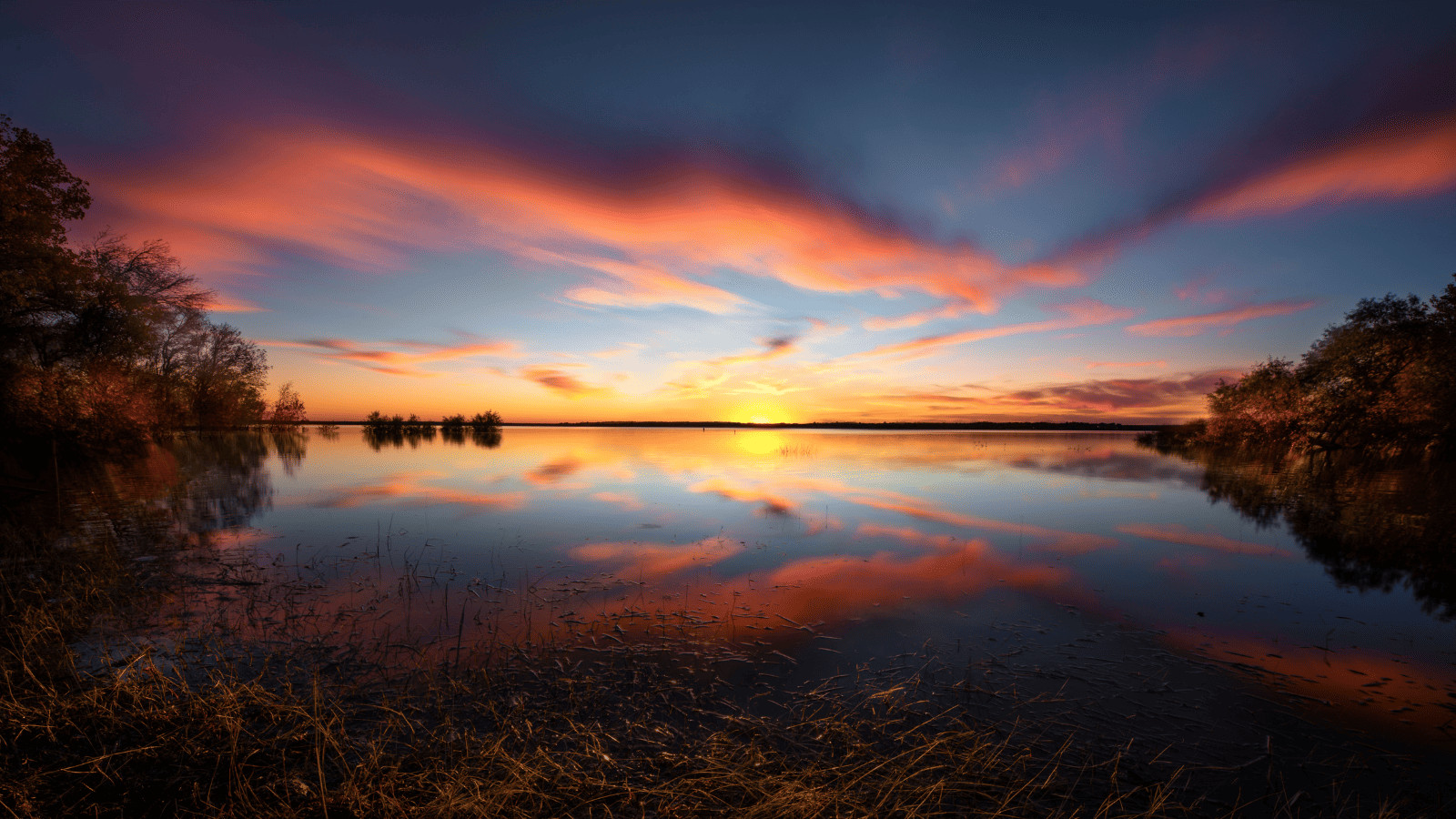Fort Worth’s Aquatic Treasures: Ultimate Lakeside Escapes