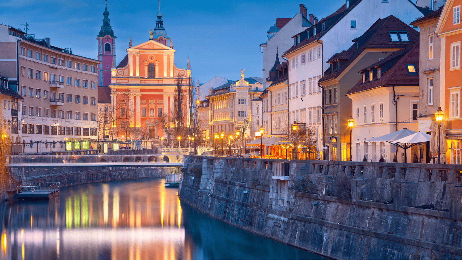 14 Must-Visit Cozy Fall Destinations for 2023 14 Ljubjana, Slovenia