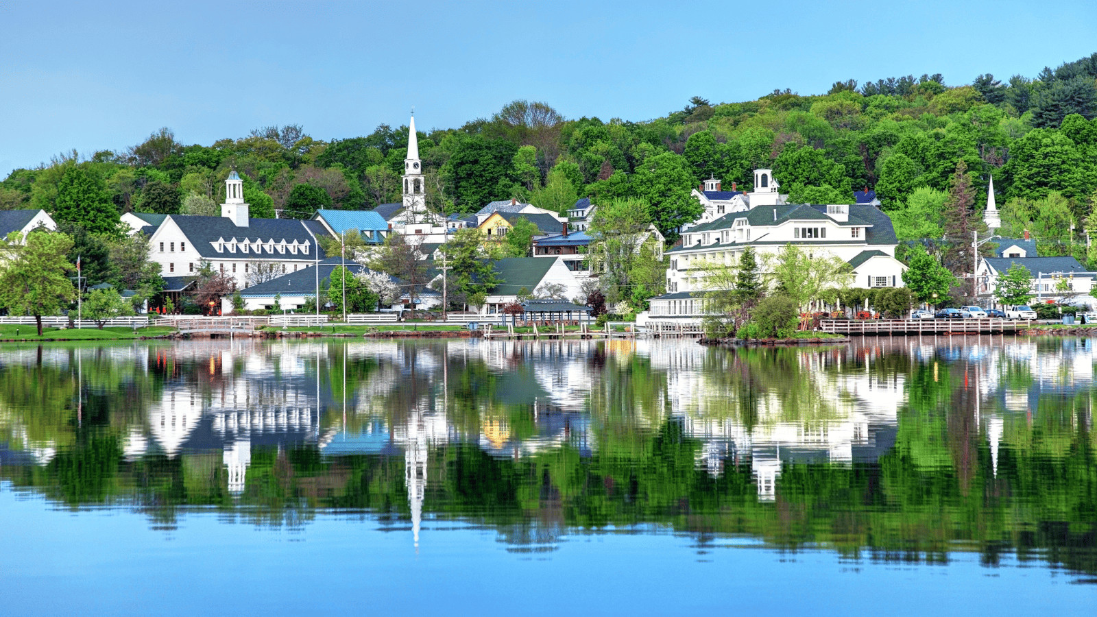 Dive into the Granite State: 14 Perfect Lakes in New Hampshire 1 Lake Winnipesaukee