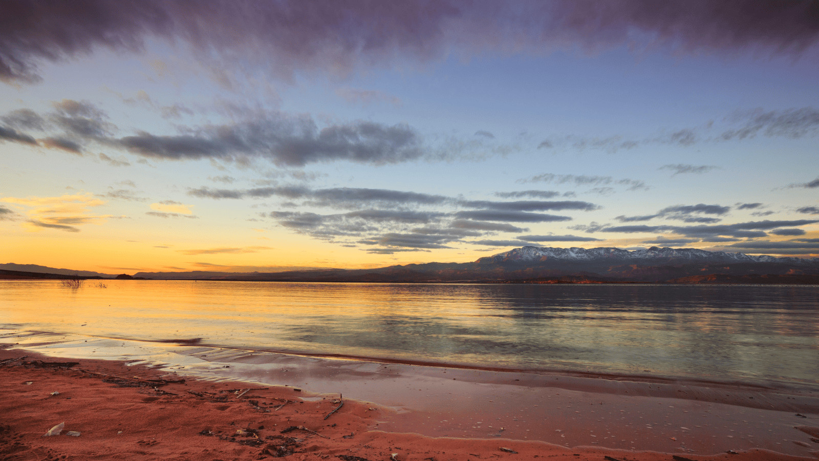 11 Must Visit Lakes in Utah: Uncover Breathtaking Scenery 5 Sand Hollow Reservoir, Utah