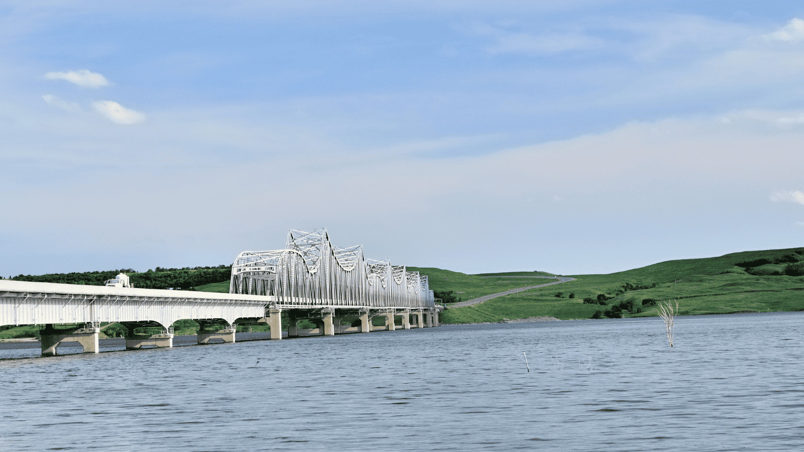 Lakes in North Dakota: Exploring 12 of the State's Best Kept Secrets 5 Lake Oahe, North Dakota