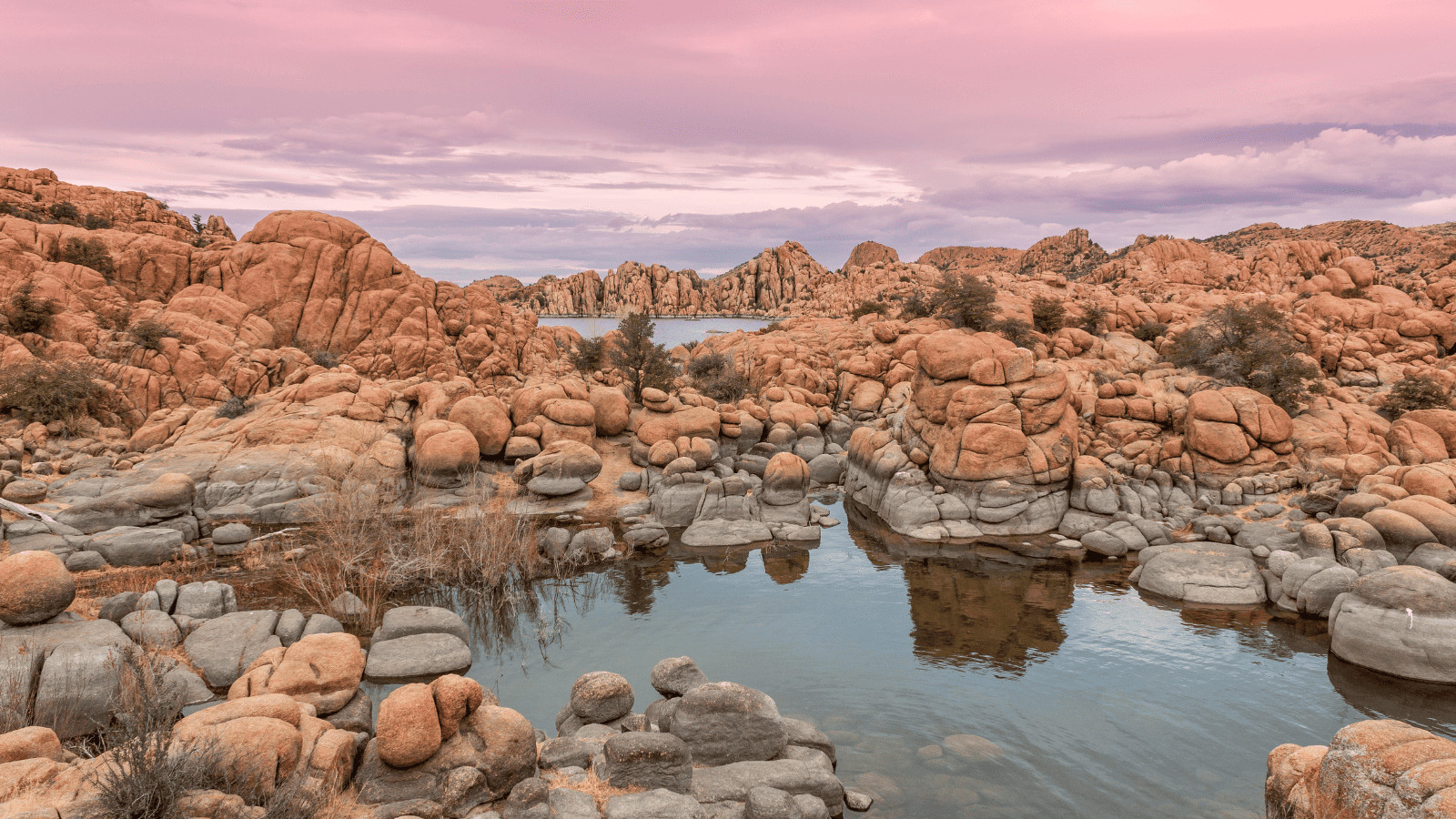 Sedona's Liquid Gems: The Lakes You’ll Love to Explore 4 Watson Lake, Arizona