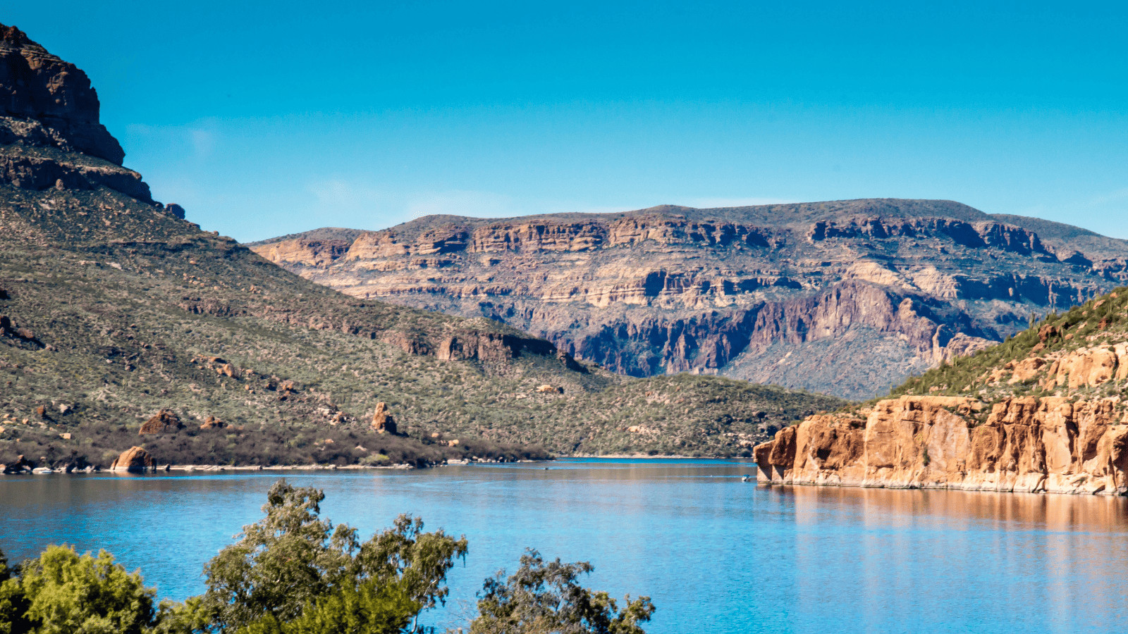 10 Stunning Lakes in Arizona: Waterside Getaways You Can't Miss 7 Apache Lake