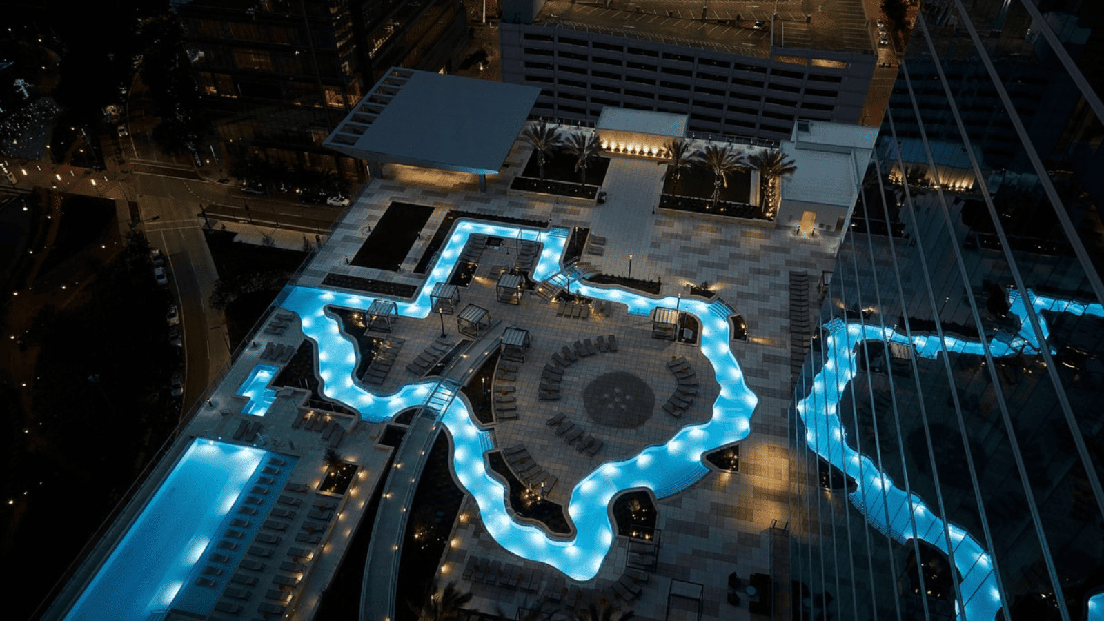Dive into Luxury: America's Most Unforgettable Pool Escapes 5 Marriott Marquis Houston
