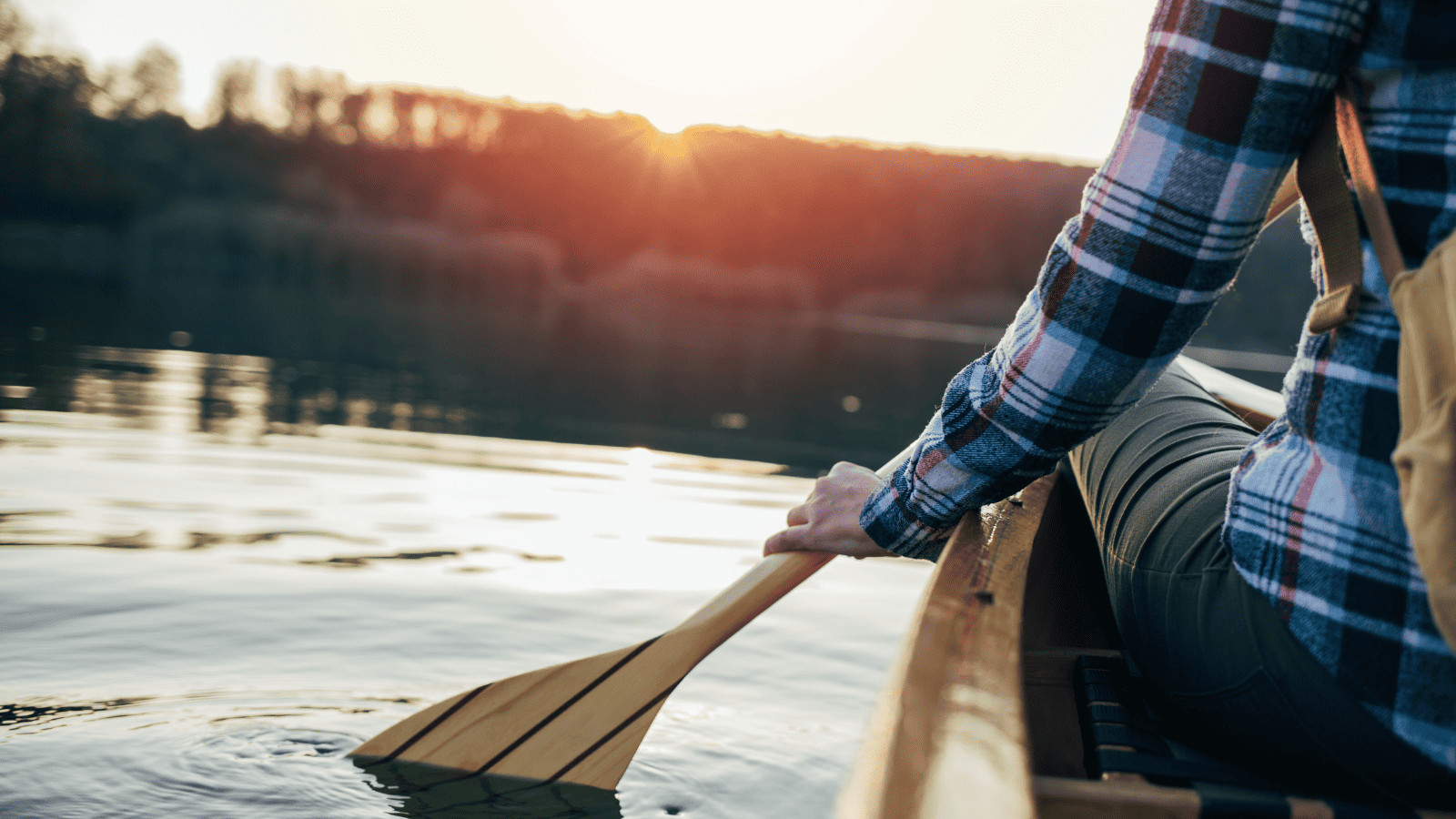 Escape to New Jersey Lakes: Discover 14 Unforgettable Destinations 7 Woman canoeing