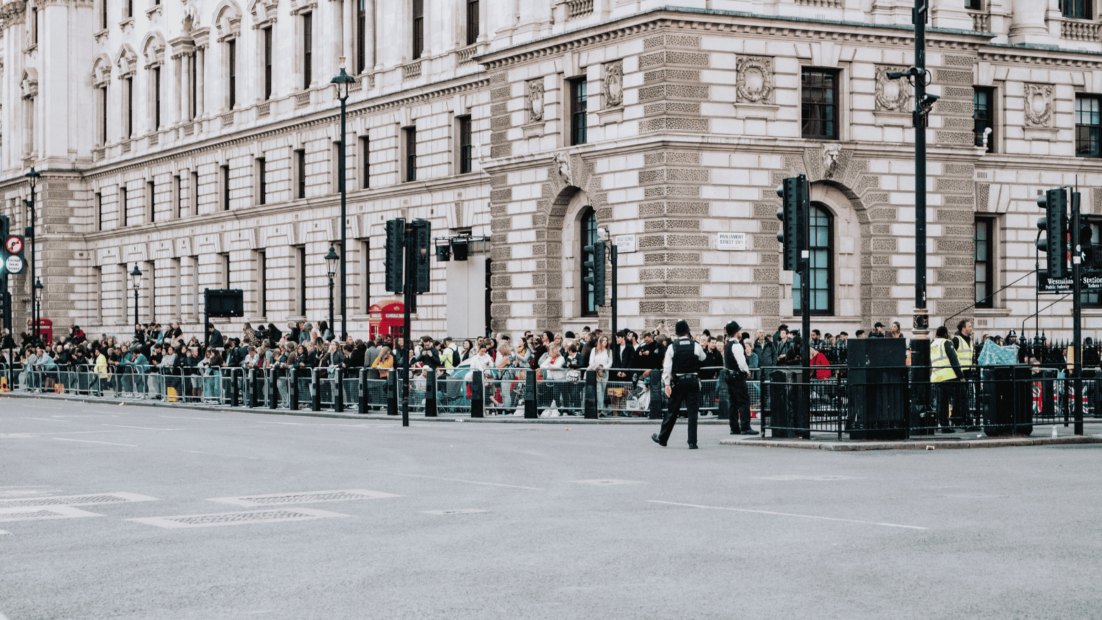 Queuing London