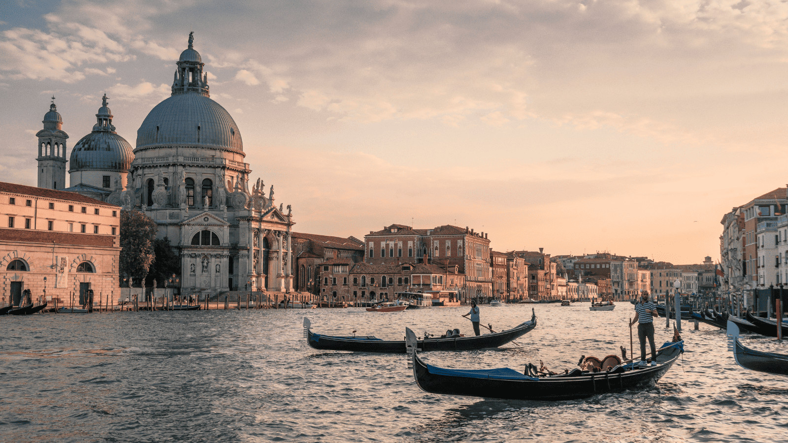 Tourists Stay Away! Destinations That Don't Want You to Visit 3 Venice, Italy