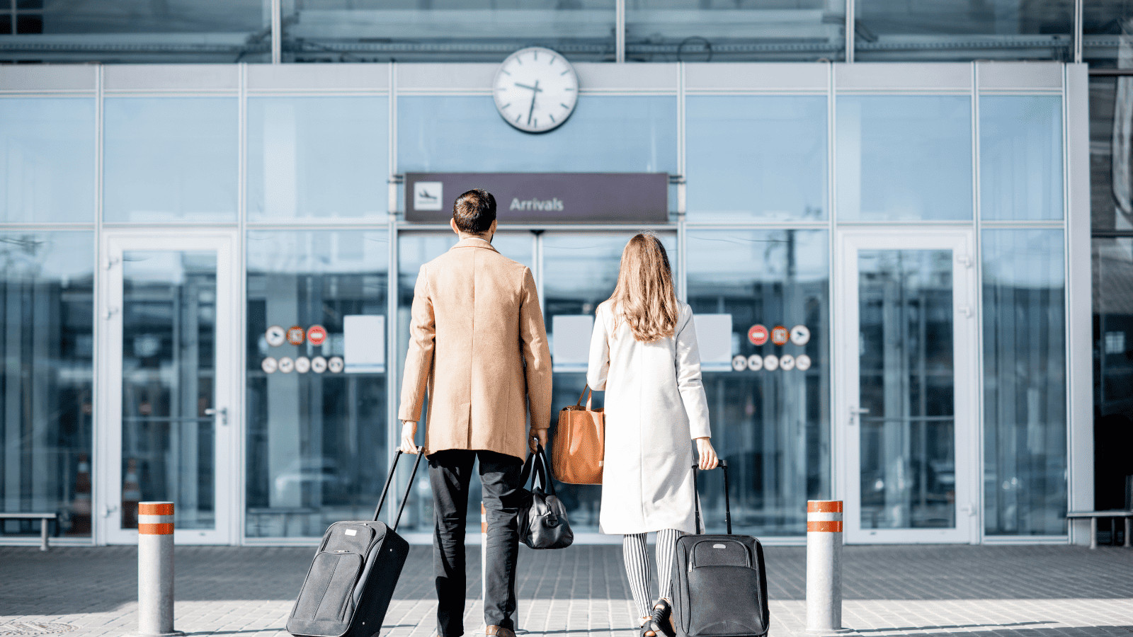 10 Secret Strategies to Love Your Long Layover 3 Couple at Airport