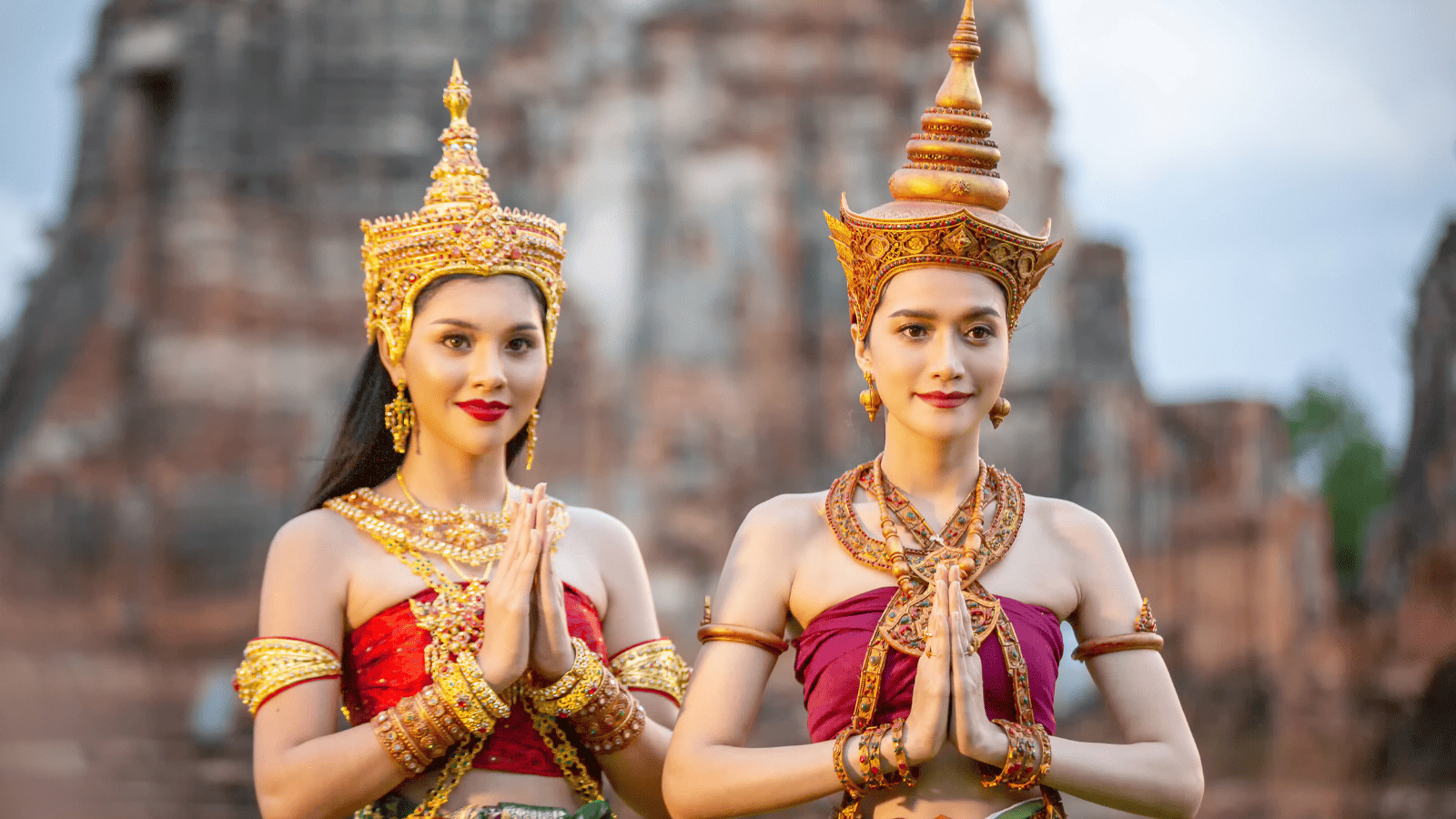 Living With Locals? Discover 10 Secrets to Successful Homestays 9 Cultural Differences