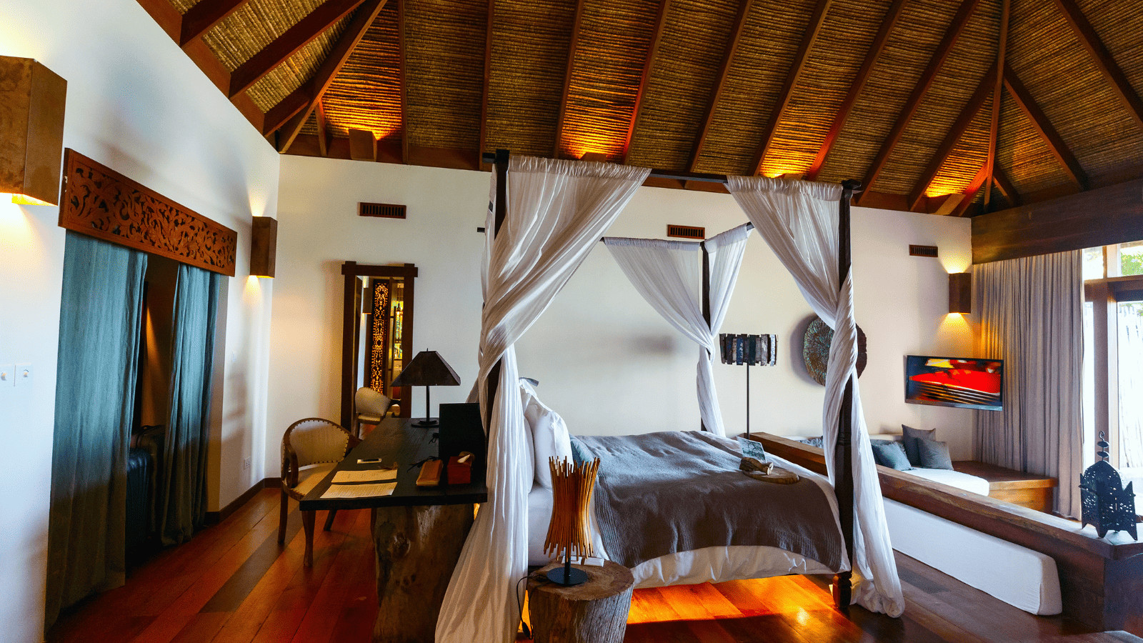 Travel Green: 10 Tips for Sustainable Journeys 4 Eco friendly Accommodations