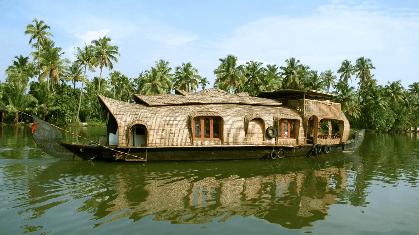 Unconventional Accommodations: Enchanting Treehouses, Ice Hotels, and Beyond 6 Houseboats