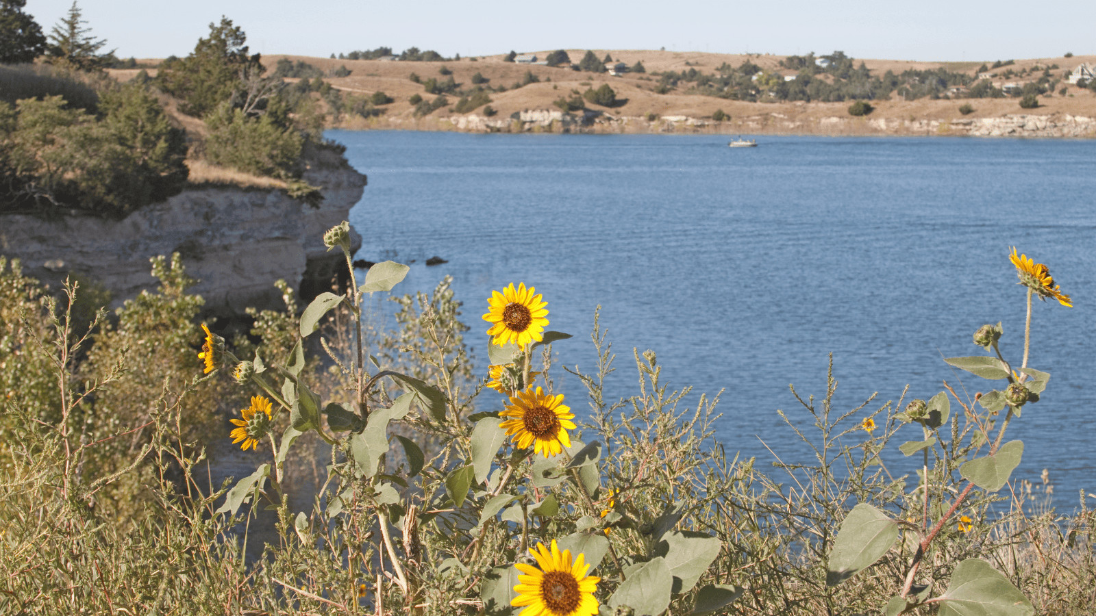 Experience Breathtaking Beauty at these Lakes in Nebraska 8 Lake McConaughy