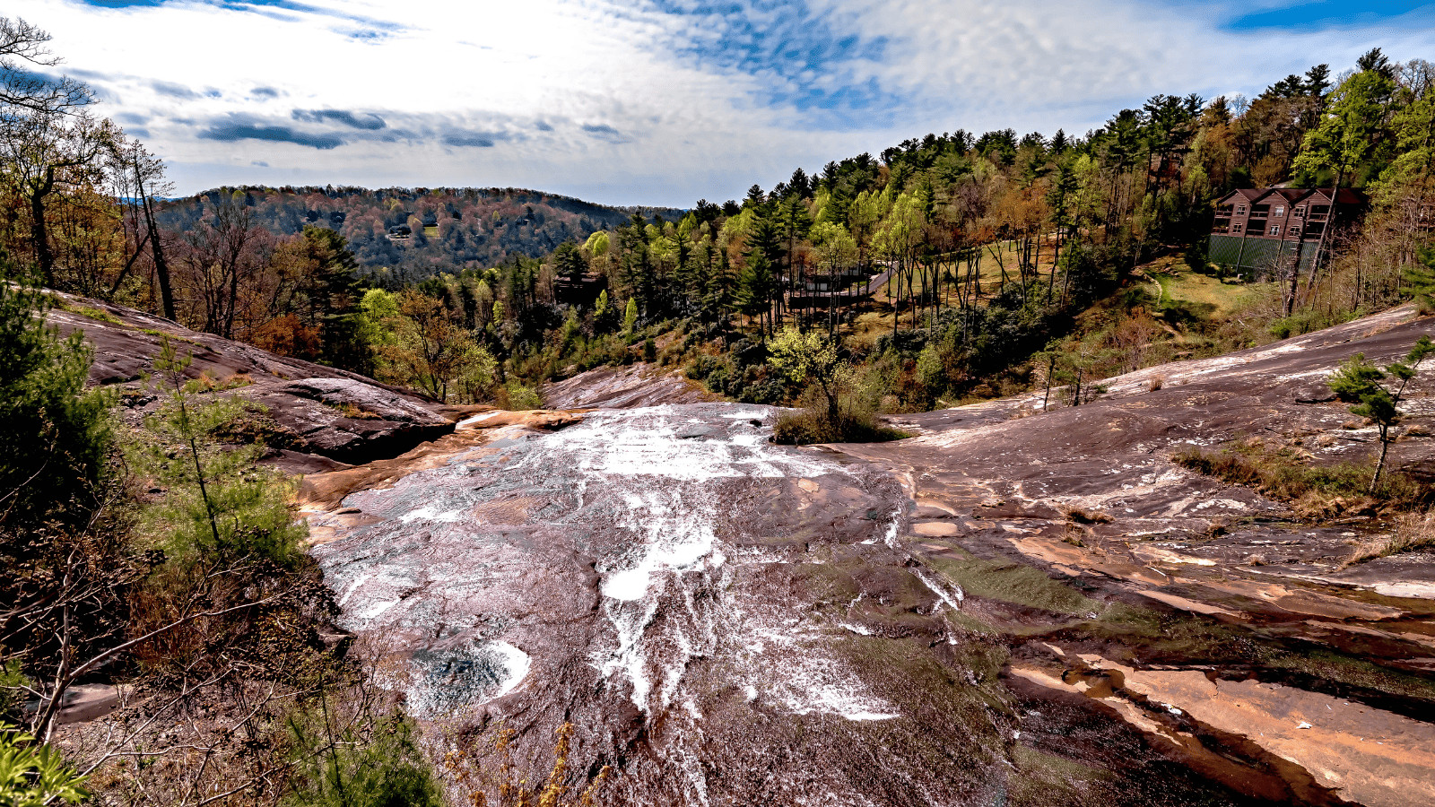 Lakes in North Carolina: Find Serenity in These Scenic Waters 14 Lake