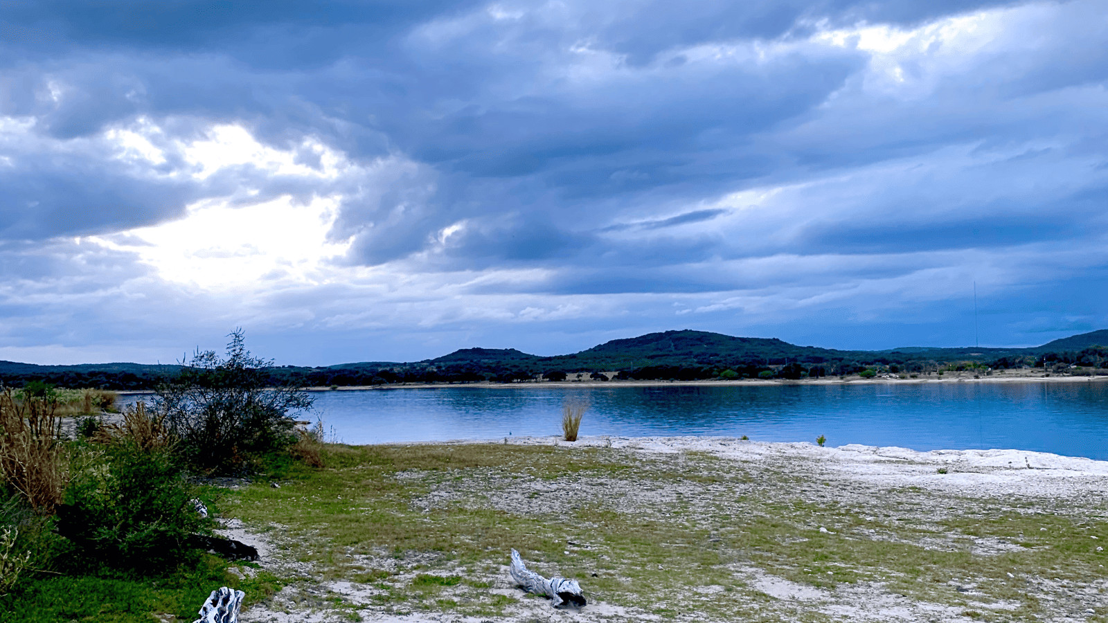 13 Most Beautiful Lakes in San Antonio: An Ultimate Guide 12 Medina Lake