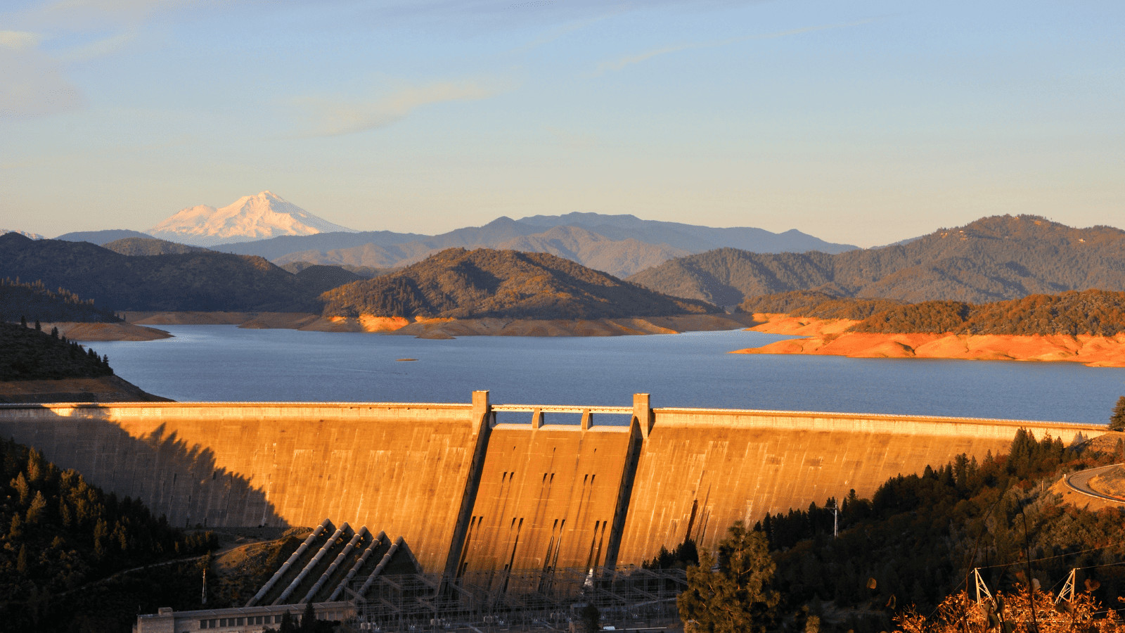 The 17 Most Breathtaking Lakes in CA 6 Shasta Lake
