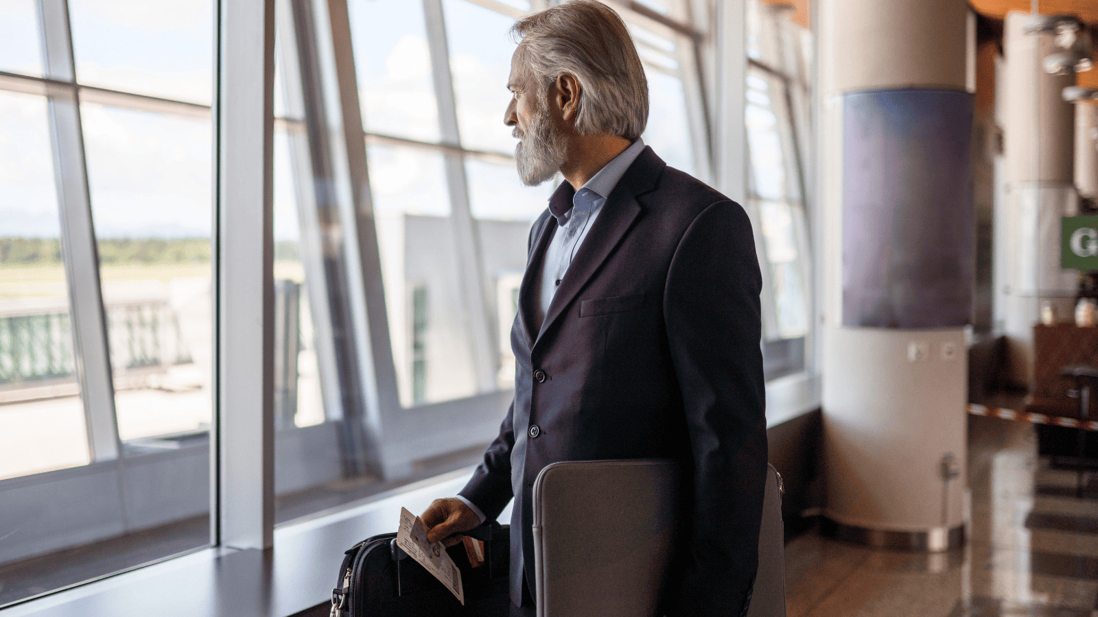 10 Secret Strategies to Love Your Long Layover