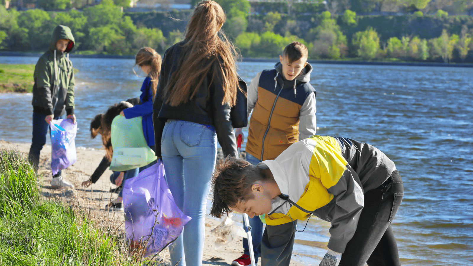 Taking a Gap Year? 11 Tips to Navigate the Journey 4 Volunteer Opportunities