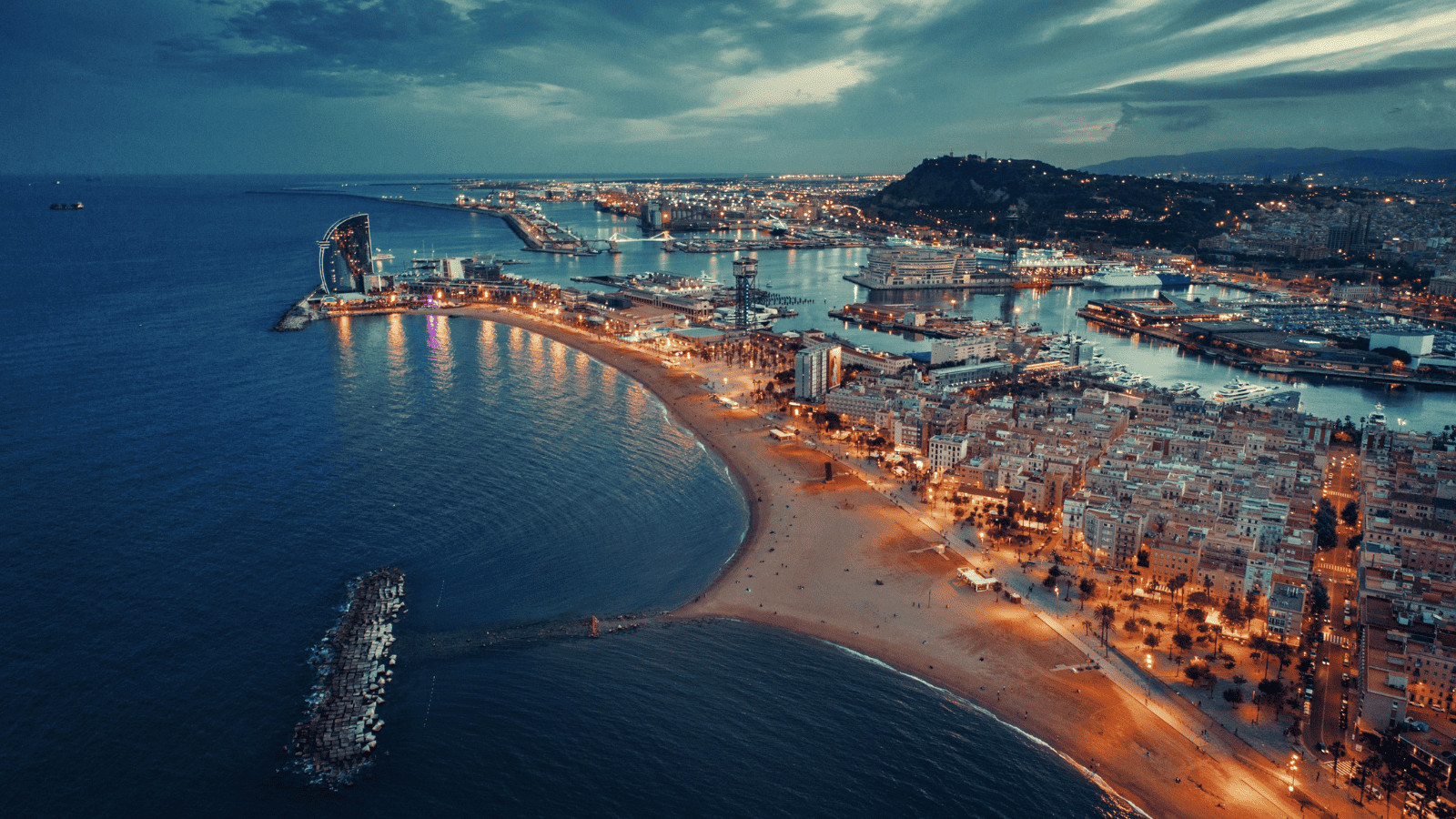 Barcelona in Winter: Can't-Miss Activities for a Great Trip 3 Barcelona beach