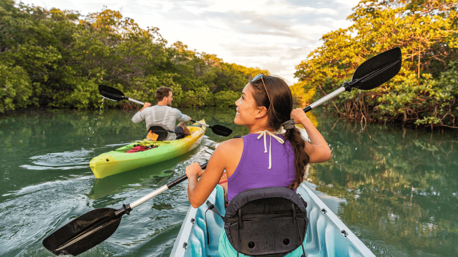 Top 12 Lakes Near Cincinnati Well Worth Visiting 4 Man and woman kayaking