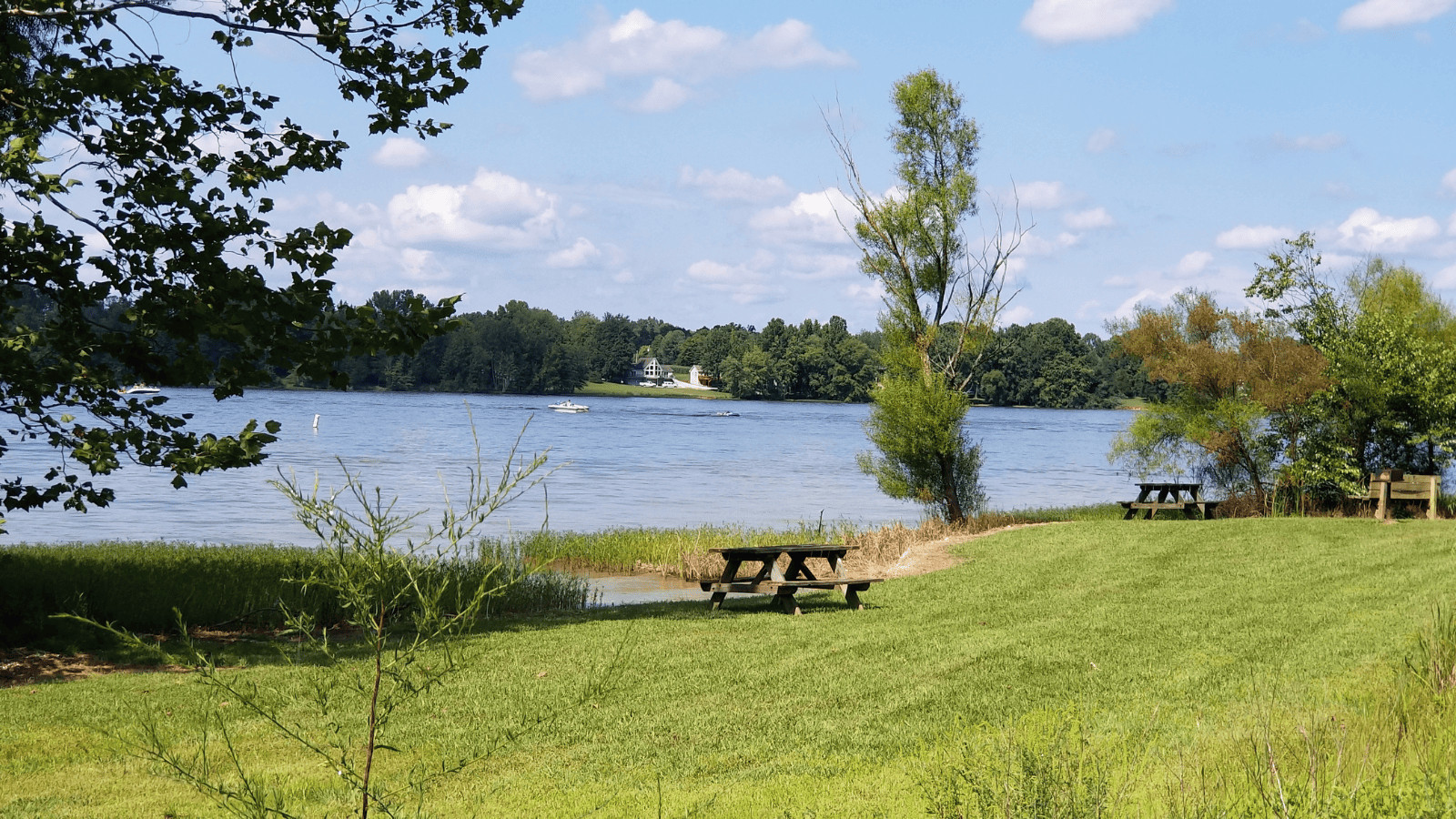16 Incredible Lakes near Louisville, Kentucky 1 Hardy Lake Indiana