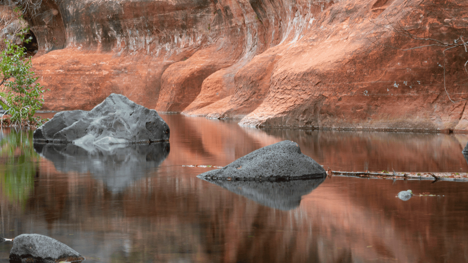 Sedona's Liquid Gems: The Lakes You’ll Love to Explore 6 Oak Creek, Arizona