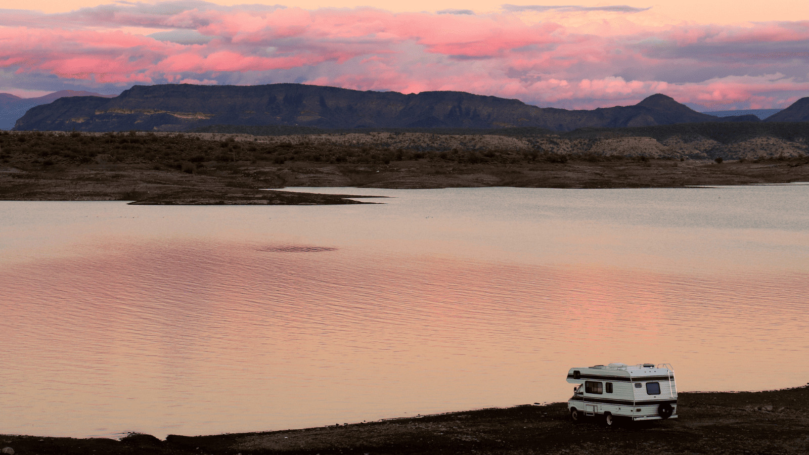 Sedona's Liquid Gems: The Lakes You’ll Love to Explore 7 Lake Pleasant, Arizona