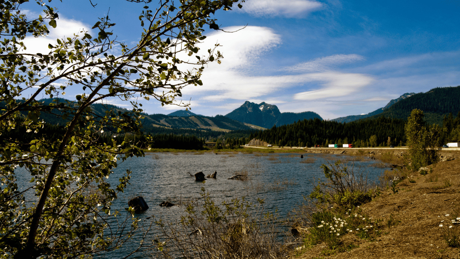 Lakes Near Seattle: Top 17 Lakes in the Region 12 Keechelus Lake, Washington