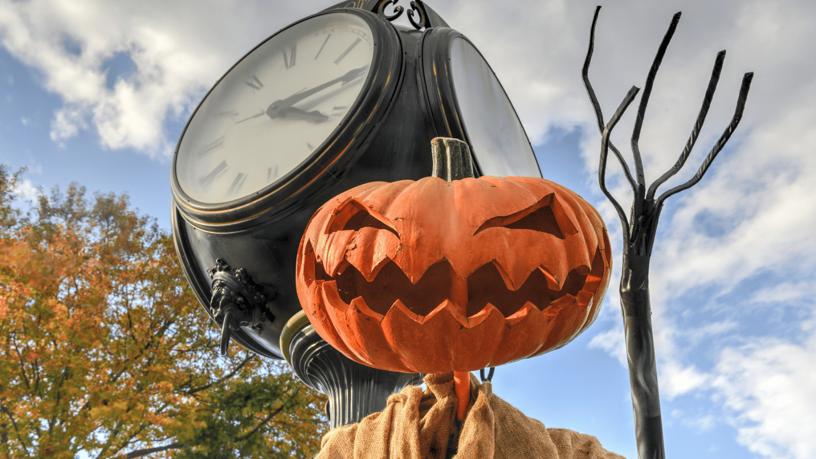 Halloween Around the World: 15 Hauntingly Spectacular Destinations 11 Jack O Lantern