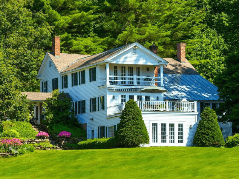 "This Airbnb Cost More Than My Car": Exploring 10 of America's Most Expensive Airbnbs 8 Honey Pond Farm Estate Airbnb