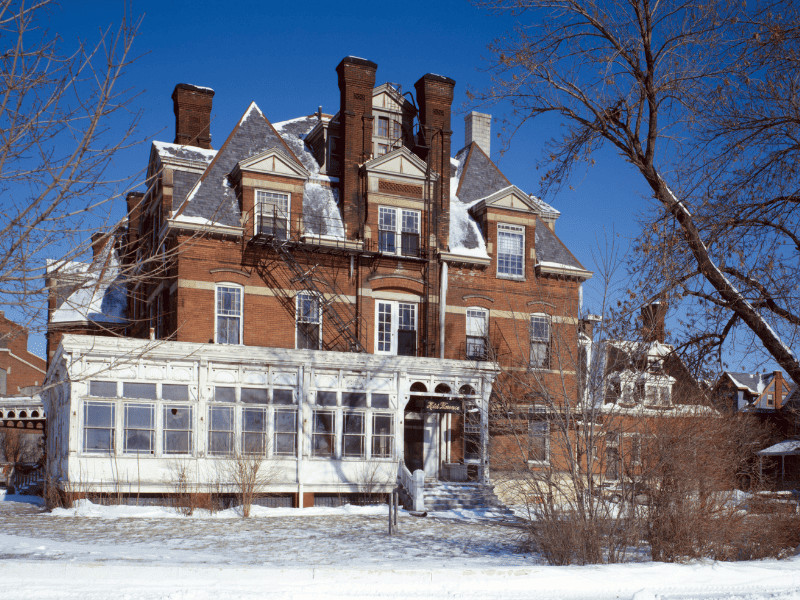 It's Like Stepping into Another Time: Explore 11 Mesmerizing Abandoned Places near Chicago 4 Pullman, Chicago