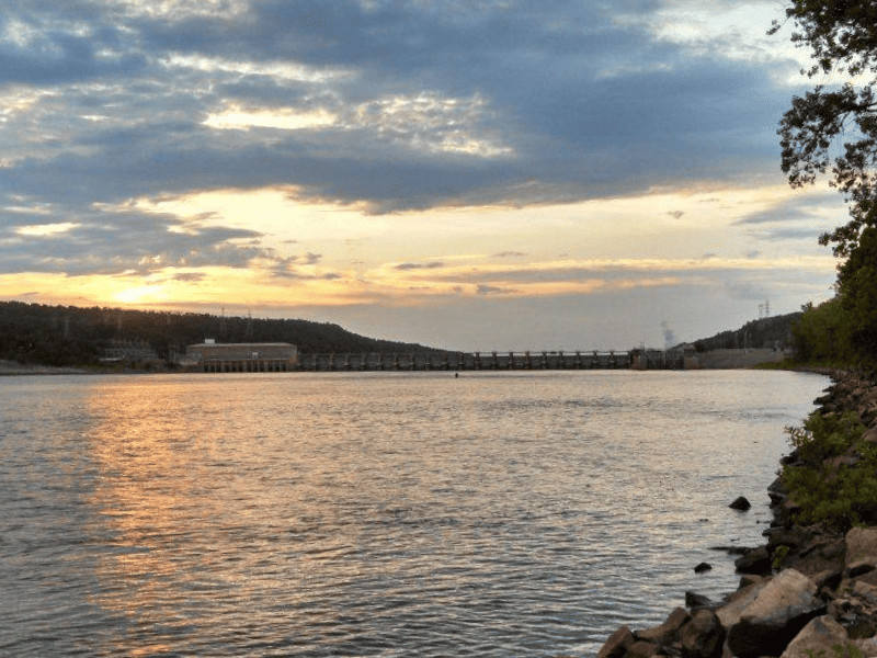 12 Lakes Near Little Rock, Arkansas: Spectacular Views That Will Take Your Breath Away 5 Lake Dardanelle, Arkansas