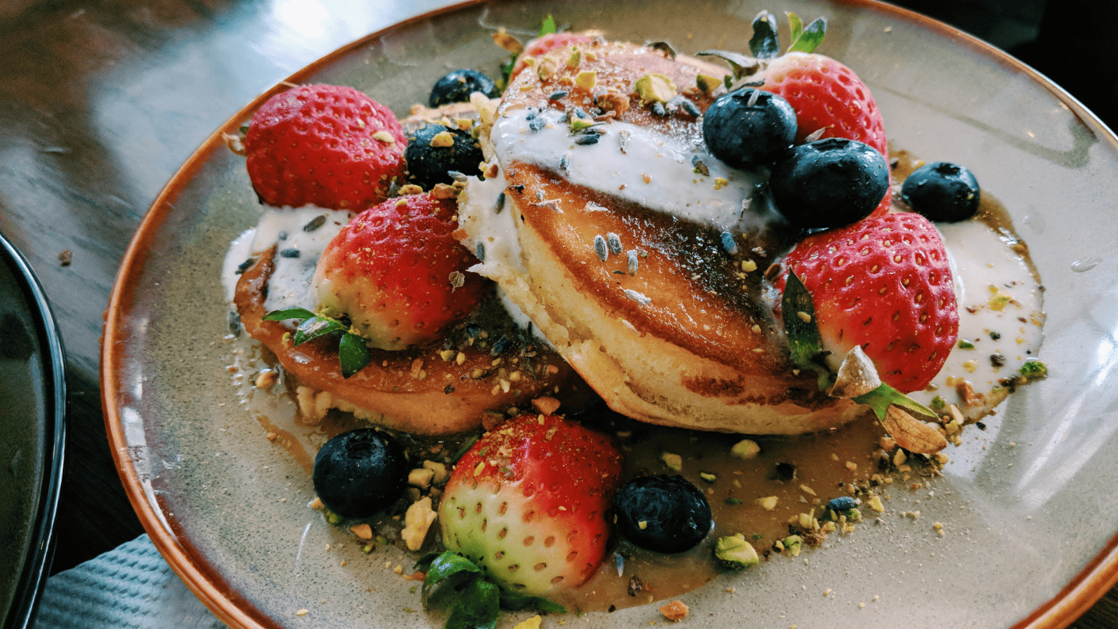 Pancake, strawberry, blueberry and yoghurt